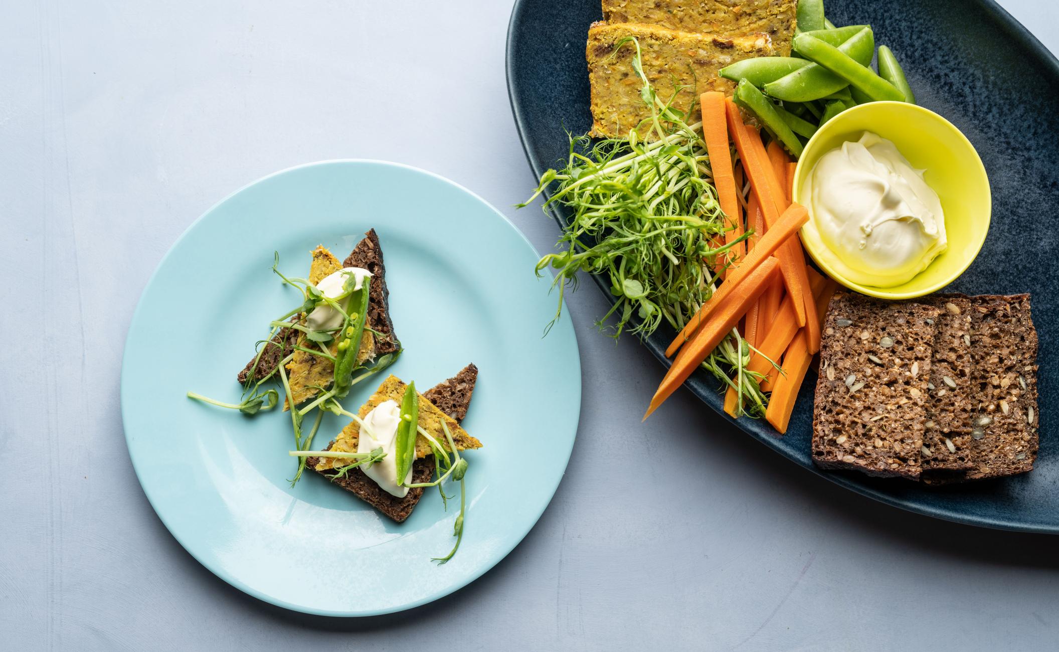 Farsbrød med røde linser, gulerødder, citrongræs og karry