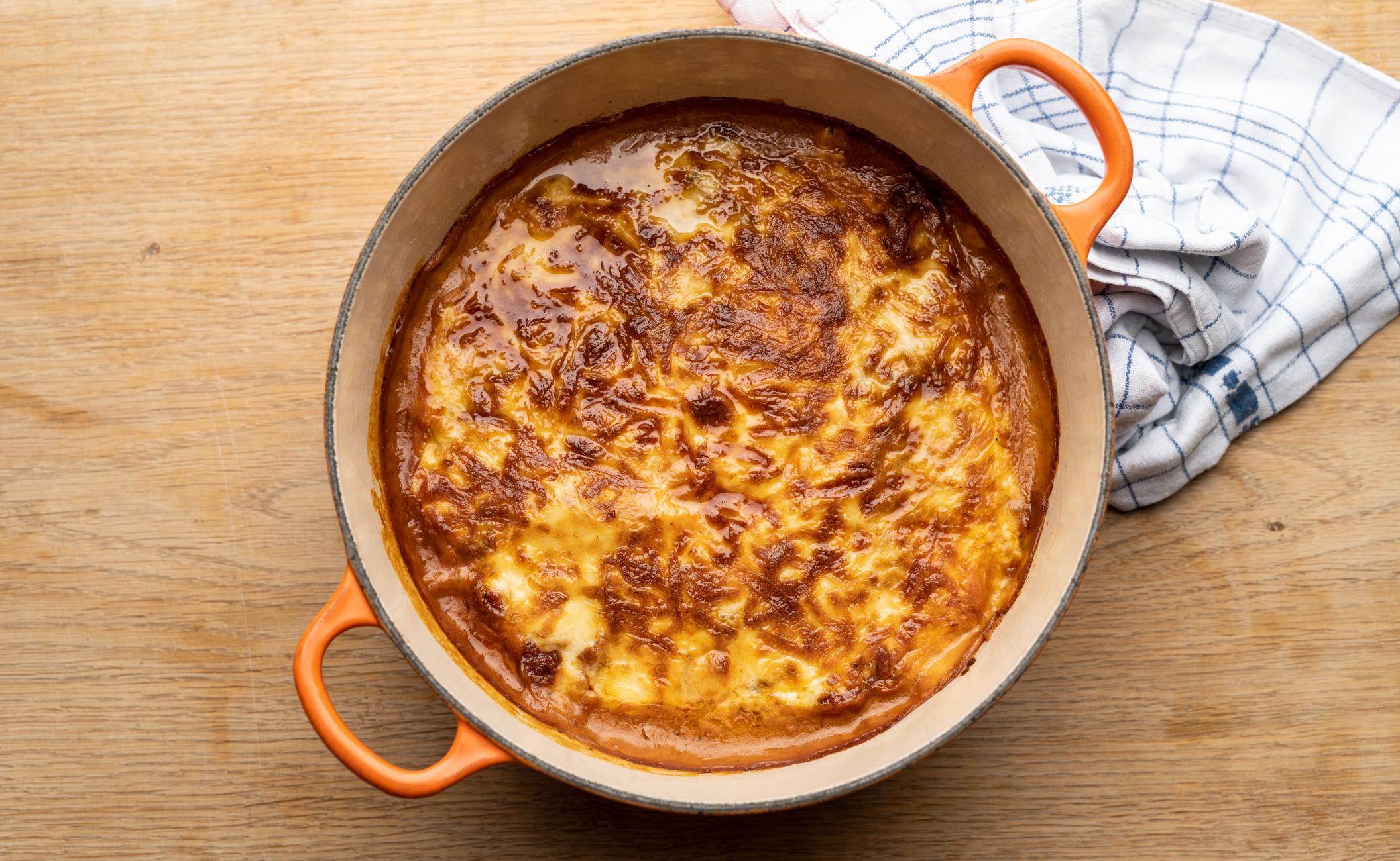 Grøn moussaka med gulerødder og pastinakker