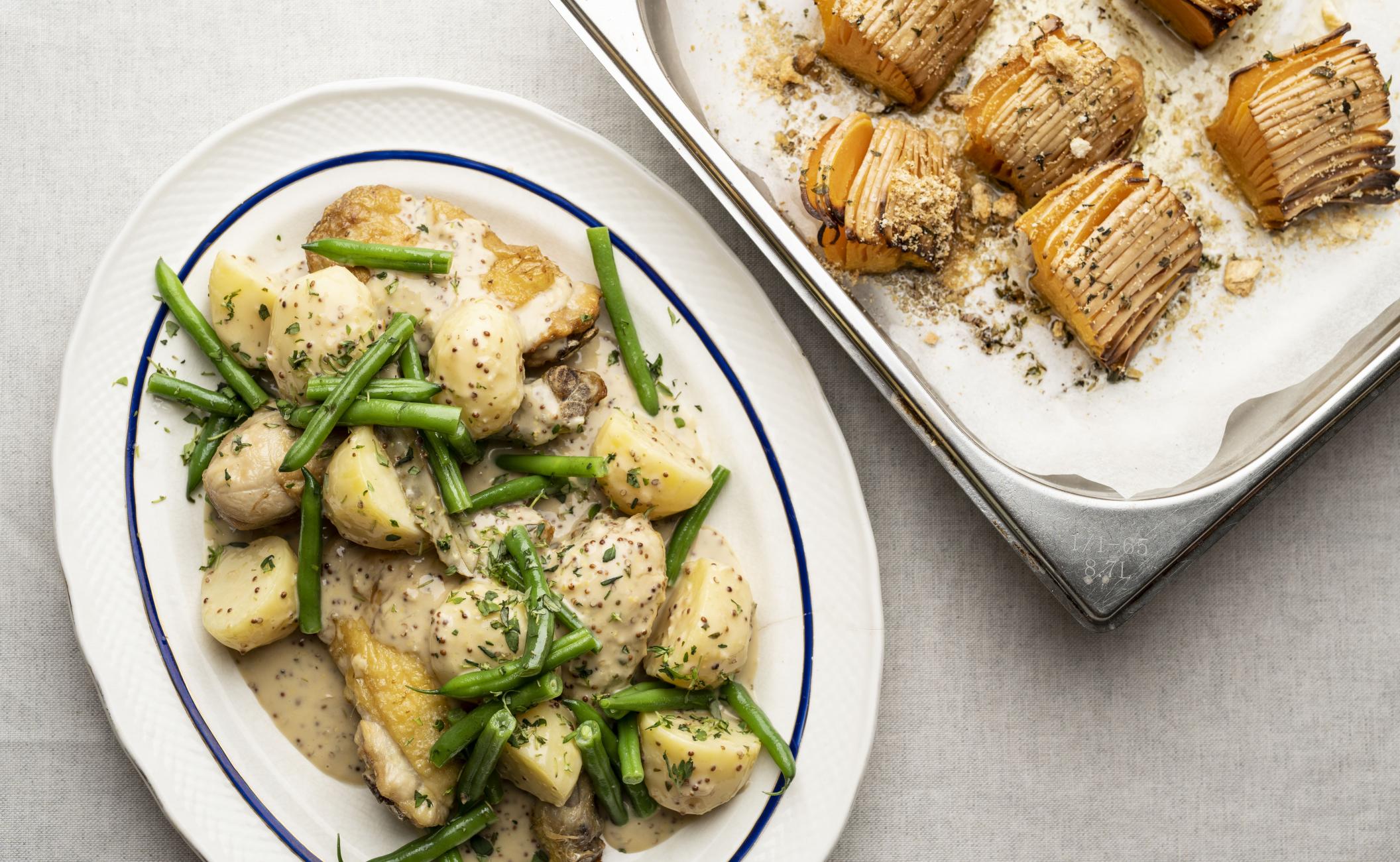 Kyllingelår i dijon med hasselbagt butternutsquash og sprøde brødkrummer med timian