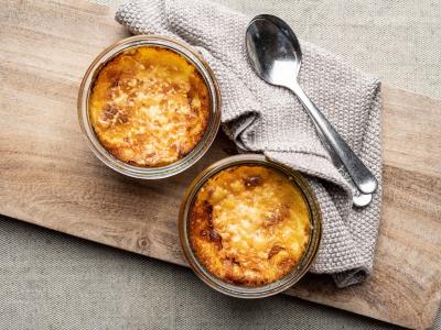 Sherpards pie med hakket kalkun, linser og tomat gratineret med ost og rasp