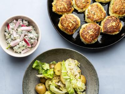 Kulmuledeller med stegt spidskål og sommersalat med radiser