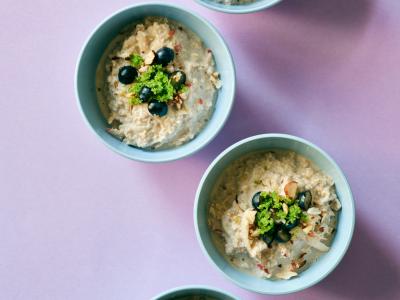 Kold grød med sæsonens topping