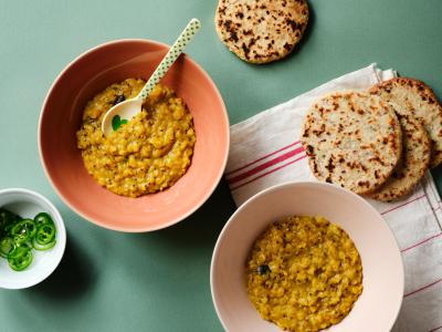 Srilankansk daal med rotifladbrød